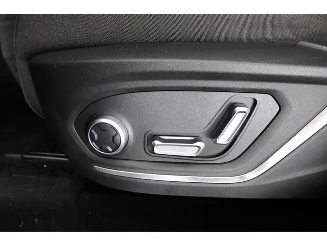 Lynk & Co 01 1.5 2021 Hybride Benzine 27