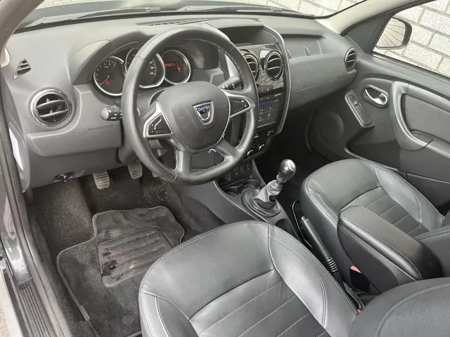 Dacia Duster 1.2 TCe 4x2 Blackshadow 2017 Benzine 29