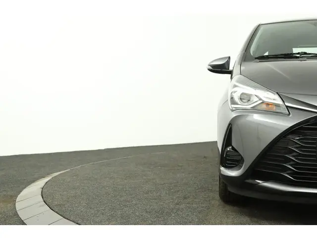 Toyota Yaris 1.5 Hybrid Active 2020 Hybride Benzine 36