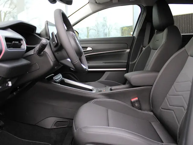 Jeep Avenger 1.2 e-Hybrid Summit 2025 Hybride Benzine 10