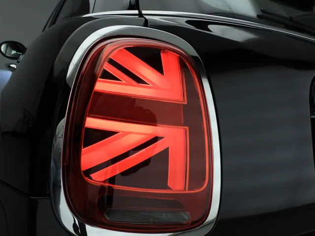 MINI 5-Deurs Cooper 2023 Benzine 36