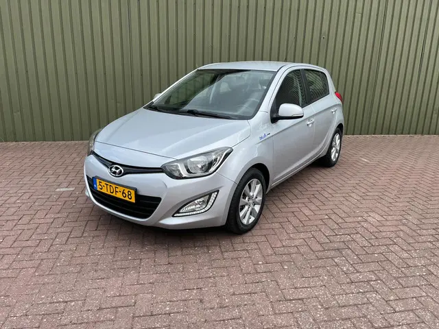 Hyundai i20 1.2i i-Deal 2014 Benzine 4