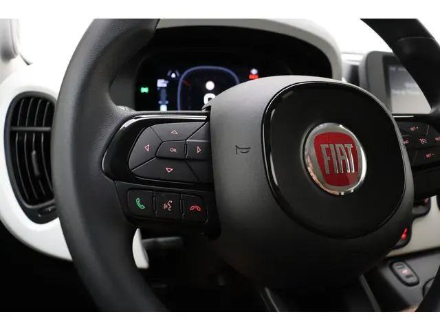 Fiat Panda 1.0 Hybrid Pandina 2025 Benzine 26