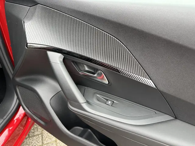 Peugeot 2008 1.2 Turbo 100 PK Allure 2024 Benzine 34