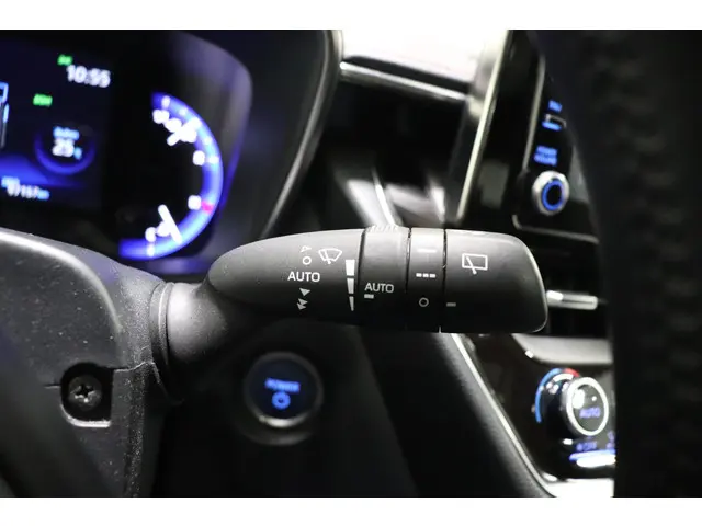 Toyota Corolla 1.8 Hybrid Executive, 2019 Hybride Benzine 25