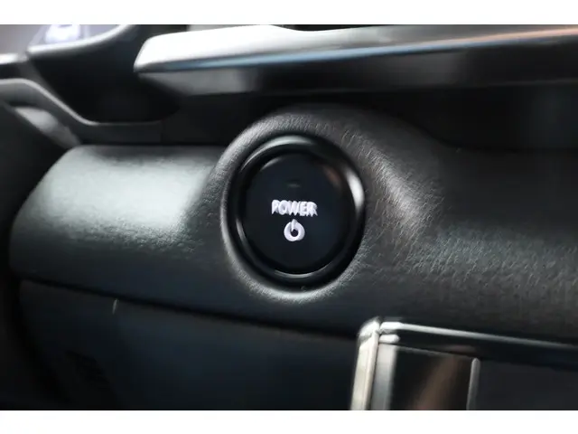 Mazda MX-30 e-SkyActiv 145 36 kWh 2021 Elektrisch 17