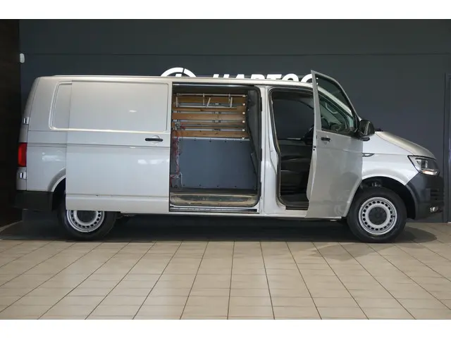 Volkswagen Transporter 2.0 TDI L2H1 Highline 2016 Diesel 8