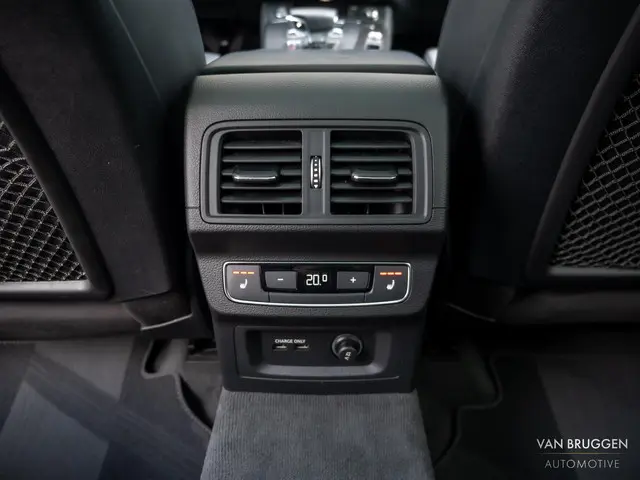 Audi Q5 50 TFSI e quattro S-Line 2021 Hybride Benzine 22