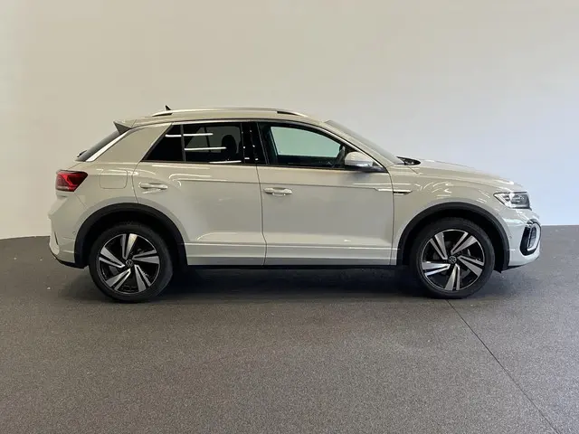Volkswagen T-Roc 1.5 TSI 150pk DSG R-Line 2024 Benzine 4