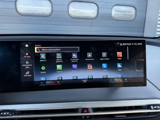 BMW iX xDrive50 High Executive 112 kWh 2022 Elektrisch 23