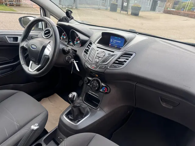 Ford Fiesta 1.0 Style Airco,Led, Navigatie 2015 Benzine 18
