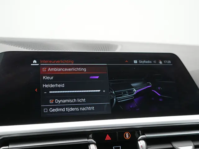 BMW 3 Serie Touring 320i M Sport 184pk 2021 Benzine 12