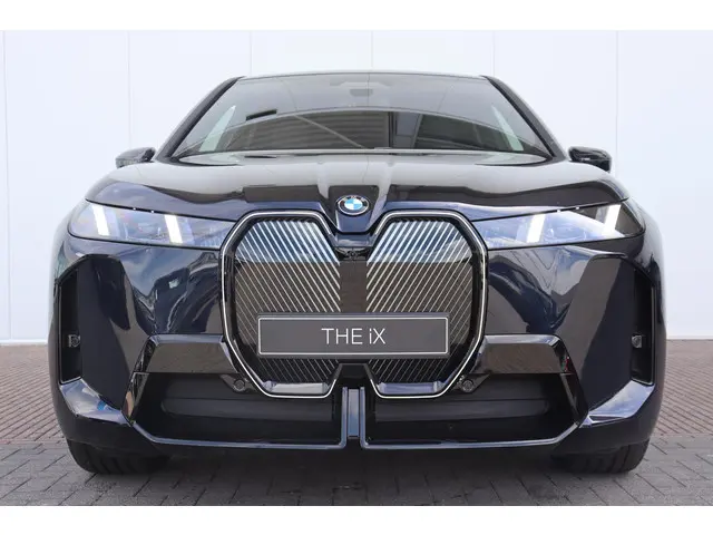 BMW iX xDrive45 2025 Elektrisch 2