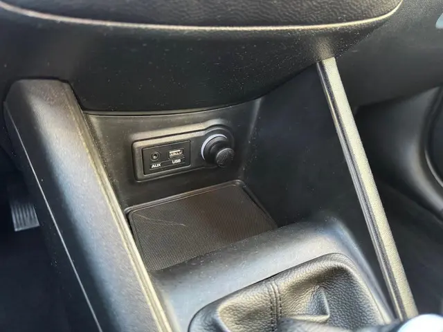 Hyundai ix20 1.6i Go! 2016 Benzine 23