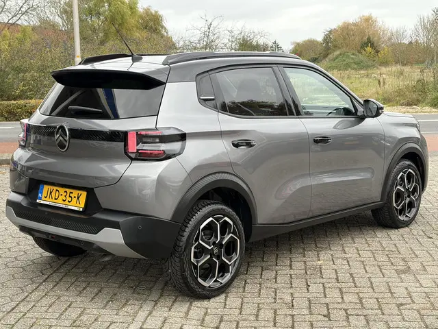 Citroën C3 1.2 Hybrid 110pk Plus 2025 Hybride Benzine 9