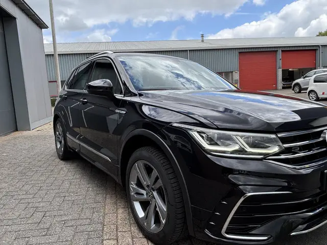 Volkswagen Tiguan 1.5 TSI R-Line Business+ 2021 Benzine 12