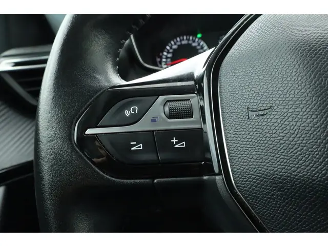 Peugeot 2008 1.2 PureTech Active 2021 Benzine 12