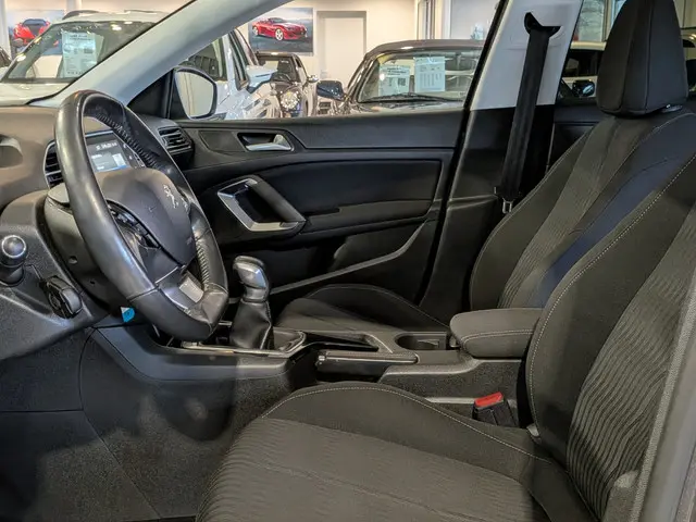 Peugeot 308 1.2 VTi Blue Lease 2013 Benzine 6