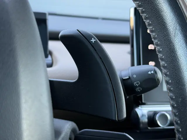 Citroën C4 Cactus 1.2 e-VTi Shine 2014 Benzine 23