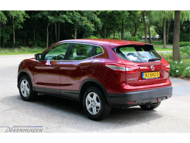 Nissan QASHQAI 1.2 Acenta 2015 Benzine 2