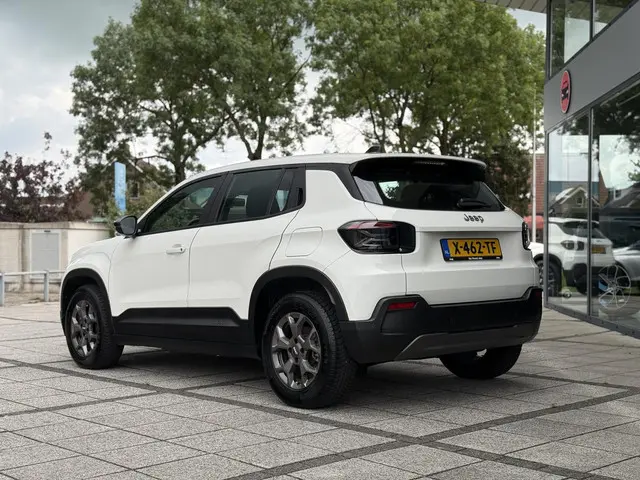 Jeep Avenger Longitude 54 kWh Aut. 2024 Elektrisch 4