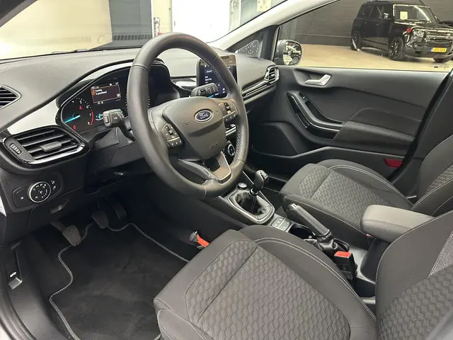 Ford Fiesta 1.0 EcoBoost Hybrid Titanium 2023 Benzine 3