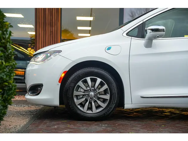 Chrysler Pacifica 3.6 V6 Hybrid 2021 Benzine 13