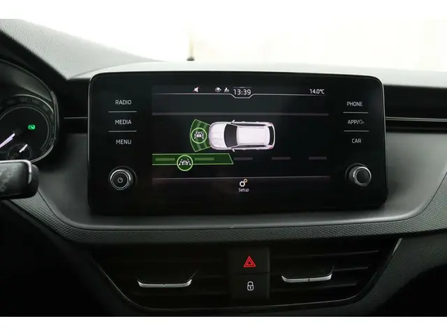 Škoda Kamiq 1.0 TSI Ambition DSG | Panorama dak | 2020 Benzine 8