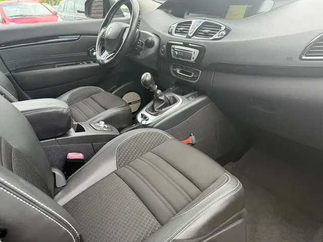 Renault Scénic 1.2 TCe Bose 2014 Benzine 13