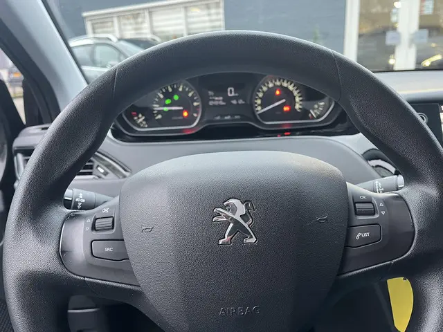 Peugeot 208 1.2 PureTech Blue Lion 2017 Benzine 16