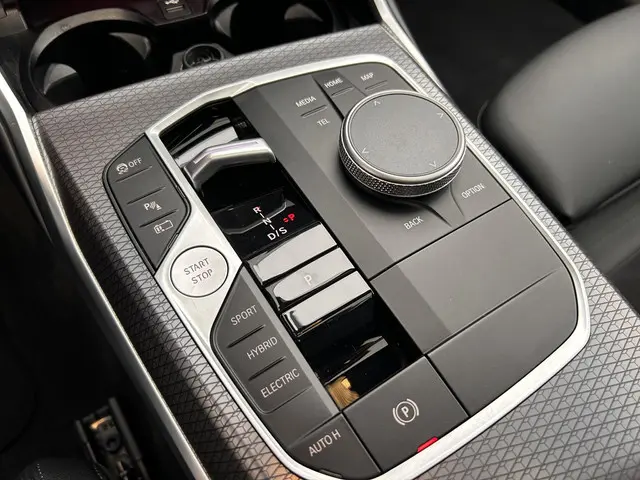 BMW 3 Serie Touring 320e 2024 Hybride Benzine 21