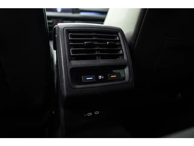 Volkswagen Golf 2.0 TSI R 4Motion 2021 Benzine 30