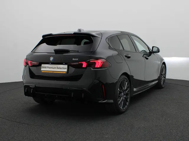 BMW 1 Serie 120 2025 Benzine 2
