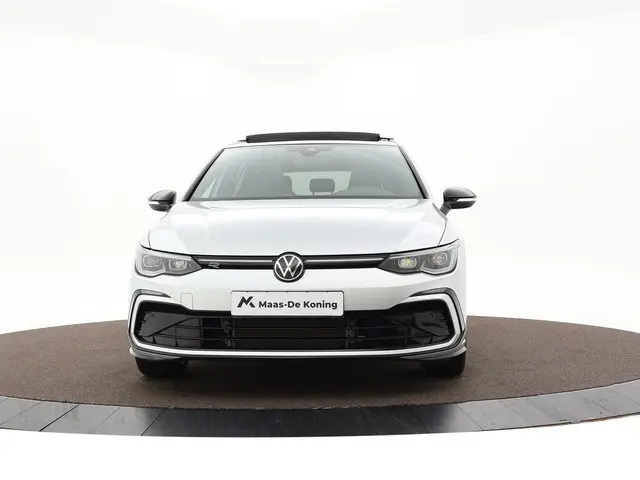 Volkswagen Golf 1.5 eTSI 150pk DSG R-Line 2023 Benzine 18