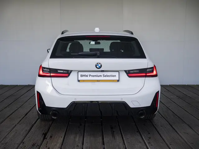 BMW 3 Serie Touring 320i 2025 Benzine 5