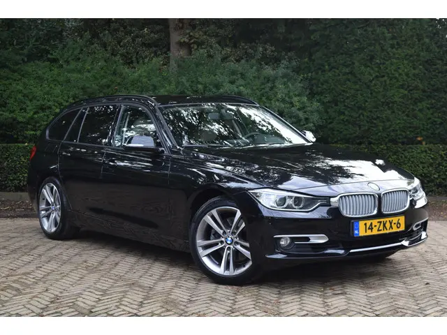BMW 3 Serie Touring 328i High Executive 2013 Benzine 5