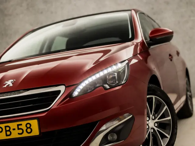 Peugeot 308 1.2 e-THP Sport 2014 Benzine 16