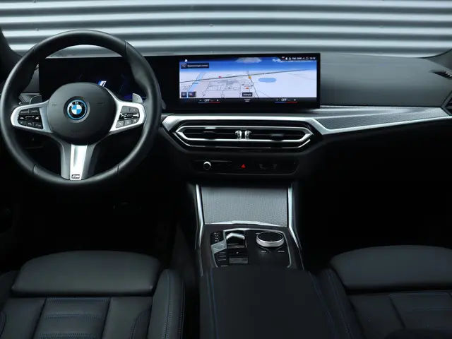 BMW 3 Serie Touring 330e xDrive 2024 Hybride Benzine 11