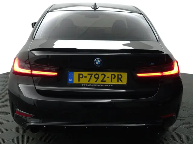 BMW 3 Serie 320e M Performance Aut- 2022 Hybride Benzine 35