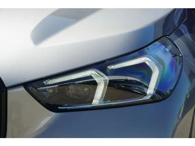 BMW X1 xDrive25e 2023 Hybride Benzine 6