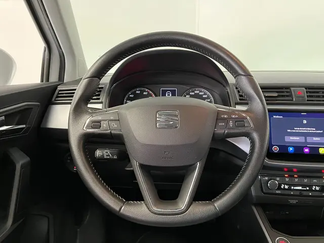 SEAT Arona 1.0 TSI Style Business Intense 2021 Benzine 30