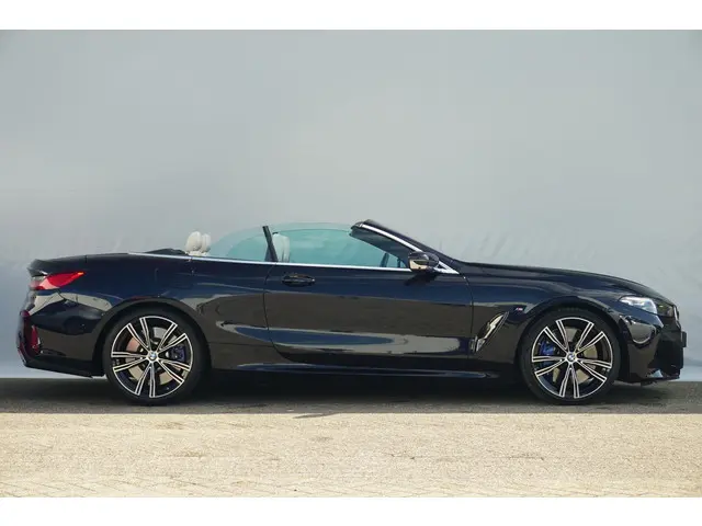 BMW 8 Serie Cabrio M850i xDrive 2021 Benzine 7