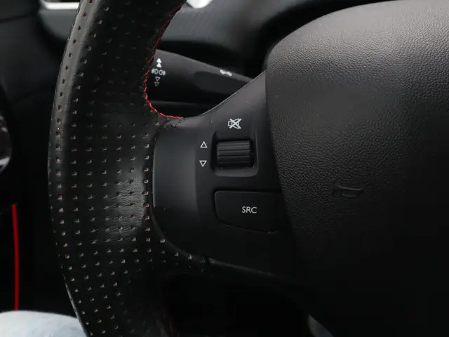 Peugeot 208 1.2 PureTech GT-line Automaat 2018 Benzine 20