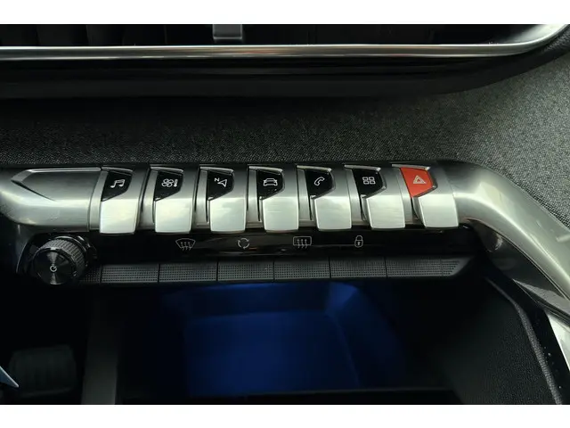 Peugeot 5008 1.2 PureTech Allure 2018 Benzine 24