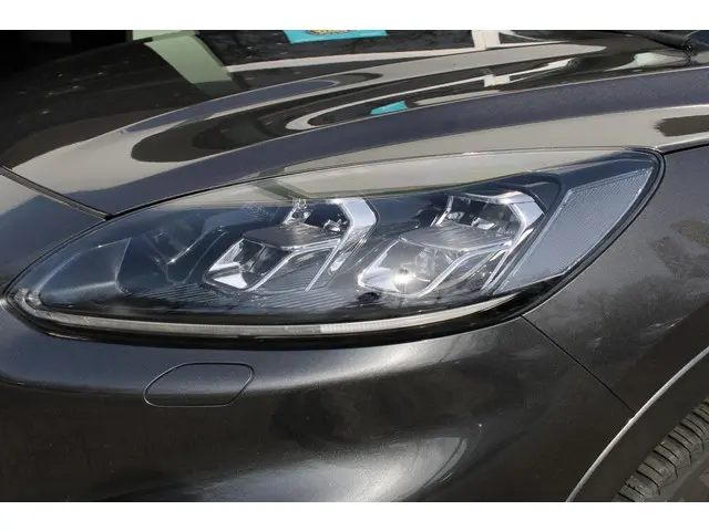 Ford Kuga 2.5 PHEV ST-Line X 2023 Hybride Benzine 30