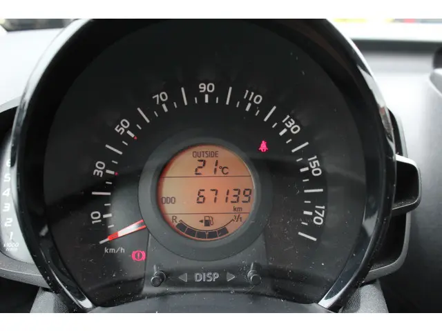 Peugeot 108 Active 1.0 e-VTi 72 2021 Benzine 14