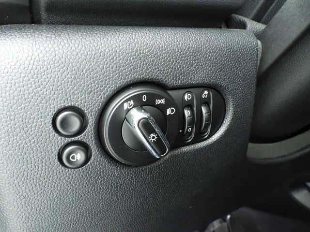 MINI 3-Deurs Cooper 2021 Benzine 19