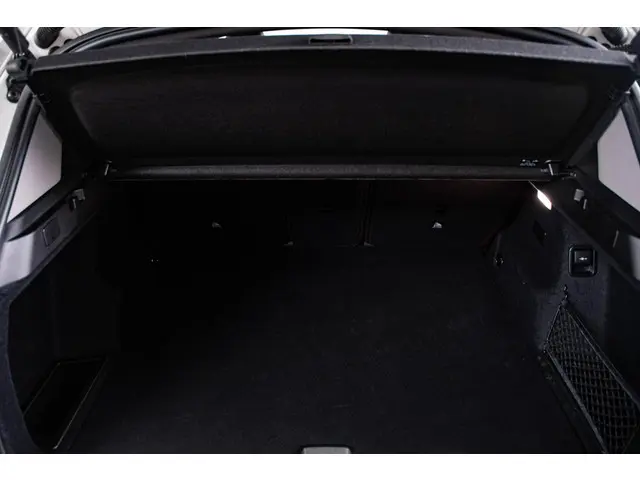 BMW X1 xDrive25e High Executive 2022 Hybride Benzine 38