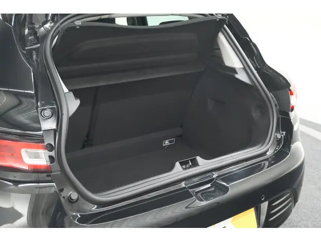 Renault Clio TCe 90 Intens 2017 Benzine 56