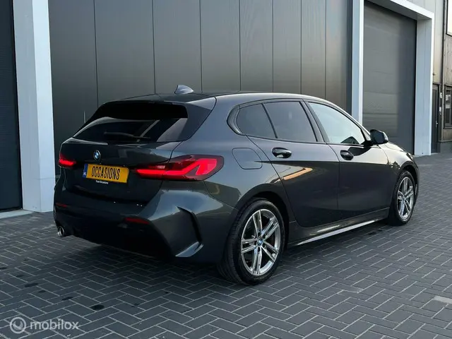 BMW 1 Serie 118i M Pack Sport NAV LED LEER 2021 Benzine 6